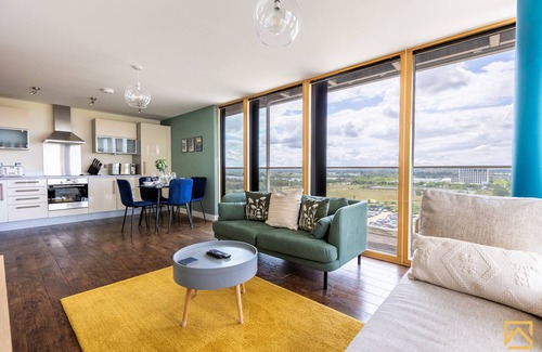 Central Milton Keynes Apartment | Amazing view 2 bed, free parking