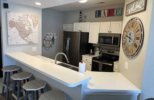 Lakeland Condo | Amazing view! Convenient location, Beautiful 3BR, Lakefront Condo with 2 Pools