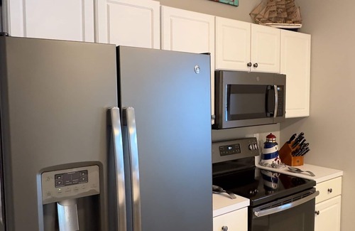 Lakeland Condo | Amazing view! Convenient location, Beautiful 3BR, Lakefront Condo with 2 Pools