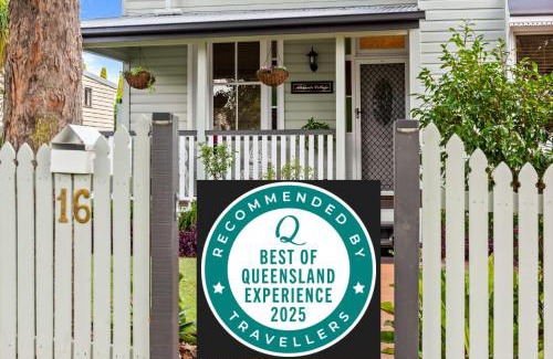 South Toowoomba House | Ambiente Cottage - Pet and Family Friendly