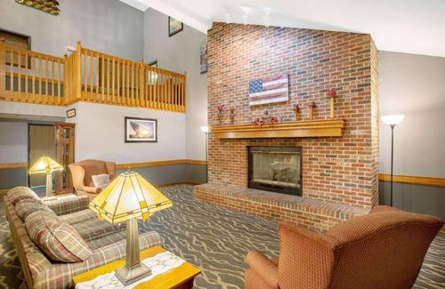 Oakdale Hotel | American hotel in Coralville Iowa City Iowa