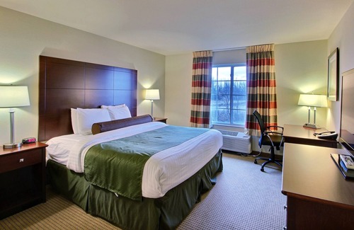 Oshkosh Hotel | AmericInn by Wyndham Oshkosh