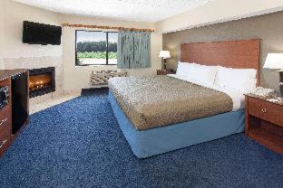 Webster City Hotel | AmericInn by Wyndham Webster City