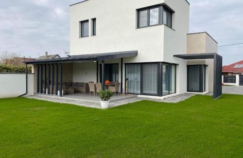 Nagykallo Apartment | Amira Apartman & Wellness