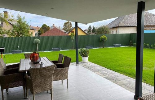 Nagykallo Apartment | Amira Apartman & Wellness