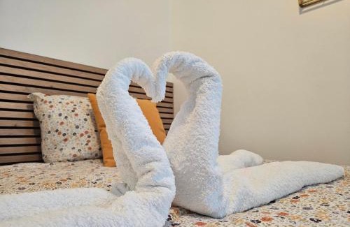 Villemoustaussou House | AMOUR - Gîte Luxe 4 étoiles -Douce Harmonie Massages & SPA 5 places -Cocon Discret Insolite sans vis à vis en toute sérénité - 5 min Carcassonne