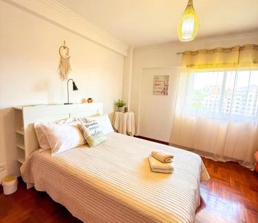 Corroios House | Ample And Welcoming Double Rooms Good Natural Light SuperHost Stay