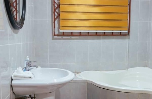 Pokuase House | Ampric GuestHouse and Lounge