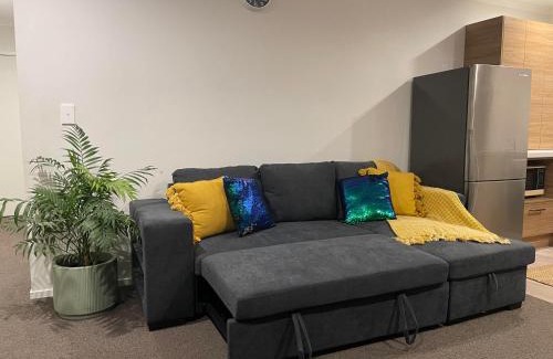 Frankton Apartment | An elegant 2-bedroom house in Hamilton central.