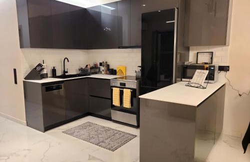 Kiato Apartment | An Oasis By The Beach