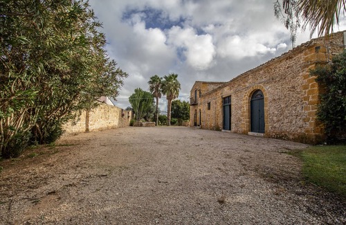 Partinico Villa | An oasis of tranquility, a Villa surrounded by greenery