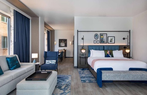 North Capitol Street Hotel | An Undeniable Jewel in Downtown DC! Contemporary & Spacious Suite with City View