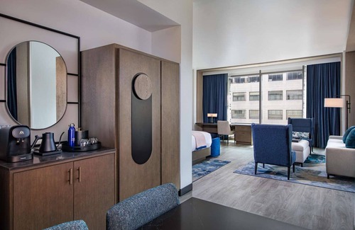 North Capitol Street Hotel | An Undeniable Jewel in Downtown DC! Contemporary & Spacious Suite with City View