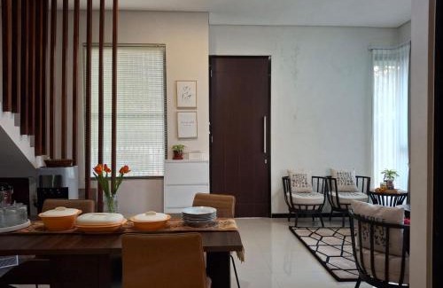 Oro Oro Ombo Villa | Anagata House Batu at C8 Grand Kusuma Hill