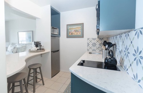 Yellow Point Apartment | Anchor's End Suite at Inn of the Sea. Charming, affordable rental on the ocean.