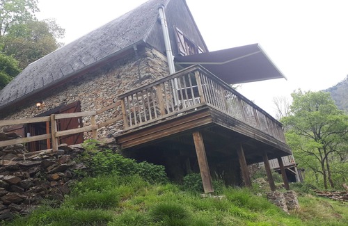 Melles House | Ancienne Grange Rénovée à la Frontière Espagnole