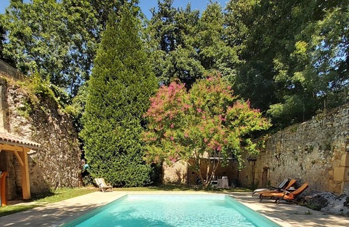 Fumel House | Ancienne Poterie au Calme Dans Parc Arboré Avec Grande Piscine