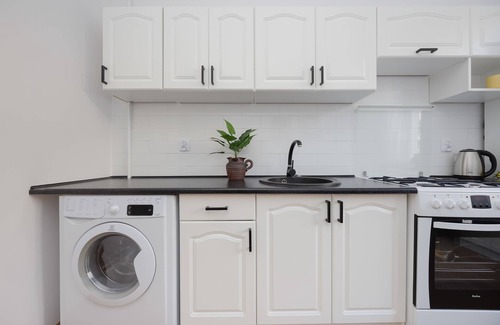 Muranow Apartment | Andersa 10 | Warsaw | Bright Apartment with Bathtub | Close to the Old Town