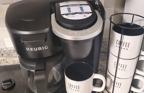 Open Gates House | Andrea Abode 5 Bedroom Home by RedAwning