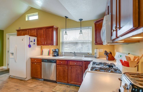 Lake Erie Beach House | Angola Getaway: Walk to Lake Erie Beach Park!