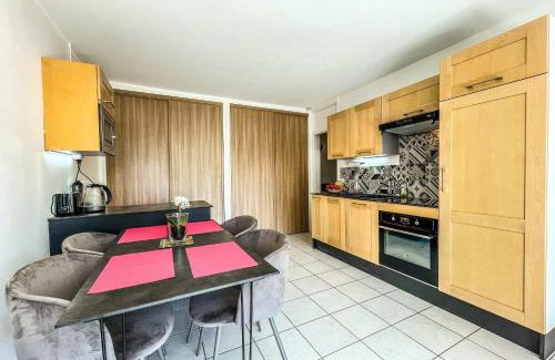 Novel Apartment | Annecy 1 bedroom Apt With Balcony