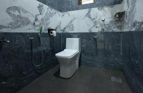 Quilon Apartment | Anoop's Lake View Cottage -2BHK