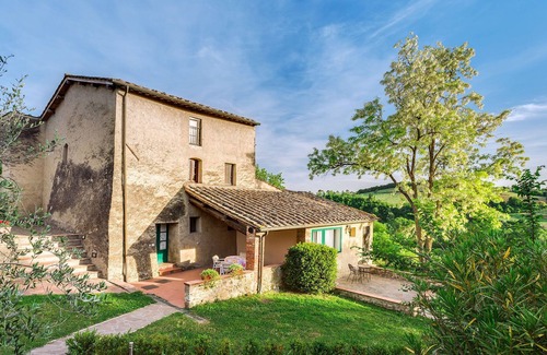 Poggiarello Apartment | Antico Borgo San Lorenzo-Alloro by Interhome