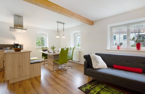 Berggieshubel Apartment | Apartment 'Haselberg' with Mountain View, Private Terrace and Wi-Fi