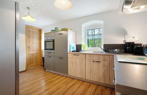 Berggieshubel Apartment | Apartment 'Haselberg' with Mountain View, Private Terrace and Wi-Fi