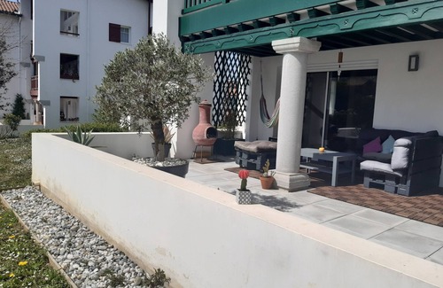 Behobie Apartment | Apart. 3 rooms, 30 m2 terrace, 1.5 km from Saint Jean de Luz, close to everything!