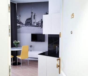 Wesoła Zachod Apartment | Apartament Kryształowy Kraków, Stare Miasto