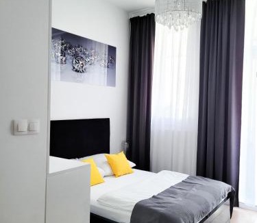 Wesoła Zachod Apartment | Apartament Kryształowy Kraków, Stare Miasto