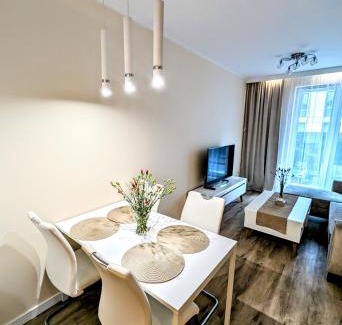 Nowe Miasto Apartment | Apartament Leomar, bezkontaktowe zameldowanie, darmowy parking