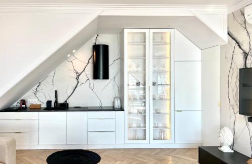 Wilkasy Apartment | Apartament Masuria Sky w Nautica Resort z widokiem na jezioro Niegocin