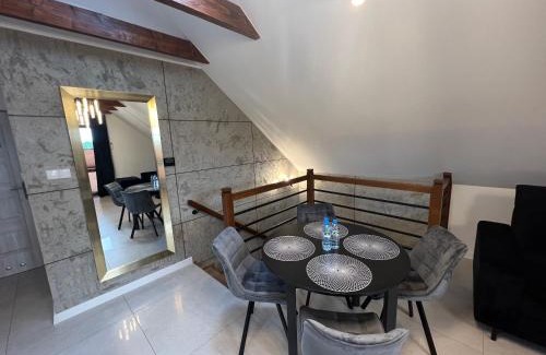 Kielce Apartment | APARTAMENT PIEKOSZOWSKA Targi Domek Parking