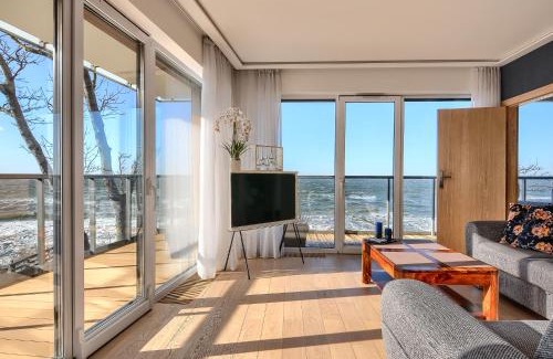 Ustronie Morskie Apartment | Apartament Szafirowy z BEZPOŚREDNIM WIDOKIEM na morze- Nadmorski Luksus Apartamenty