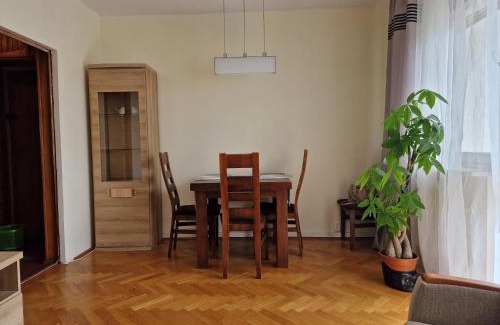 Lodz Apartment | APARTAMENT zielona Retkinia - blisko ZOO, Atlas Arena, Mandoria, S14, Lotnisko
