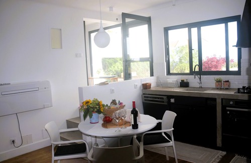 Ponta Delgada Apartment | Apartamento Acolhedor com Inúmeras Amenidades. Zona Tranquila com Bons Acessos