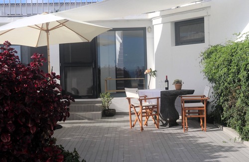 Ponta Delgada Apartment | Apartamento Acolhedor com Inúmeras Amenidades. Zona Tranquila com Bons Acessos