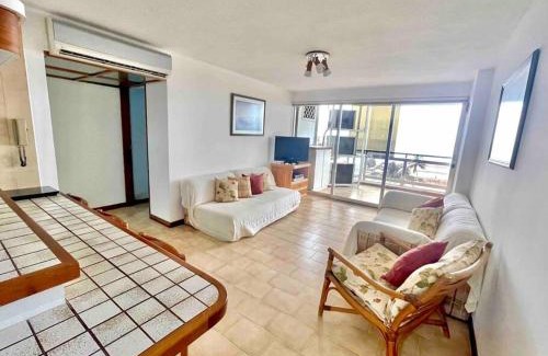 Caraballeda Apartment | Apartamento con acceso directo a la playa, piscina y restaurant