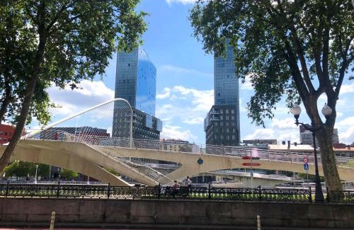 Castanos Apartment | Apartamento frente al Guggenheim. Urbanizacion de lujo en el centro