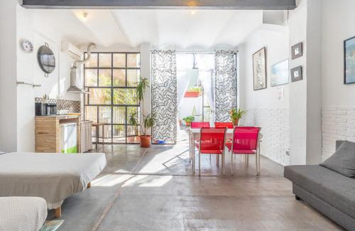 Torrefiel Apartment | Apartamento Vintage con WiFi y Terraza Privada