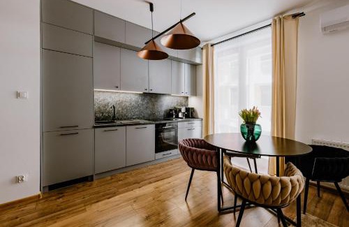 Srodmiescie Apartment | APARTAMENTY ARTE LUBLIN Rezydencja Ogród Saski 32 - faktura VAT
