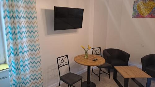 Piotrkow Trybunalski Apartment | Apartamenty Centrum z wanną dwuosobową