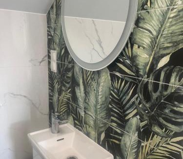 Zagnansk Apartment | Apartamenty na Wzgórzu Glamour- Sauna, Jacuzzi, View Terrace, Free Parking