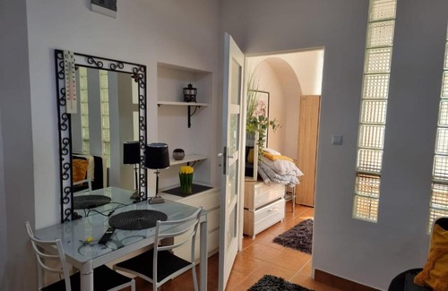 Tomaszow Lubelski Apartment | Apartamenty Tomaszów Lubelski - Żółty