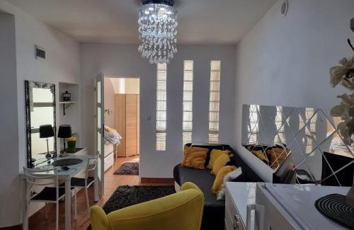 Tomaszow Lubelski Apartment | Apartamenty Tomaszów Lubelski - Żółty