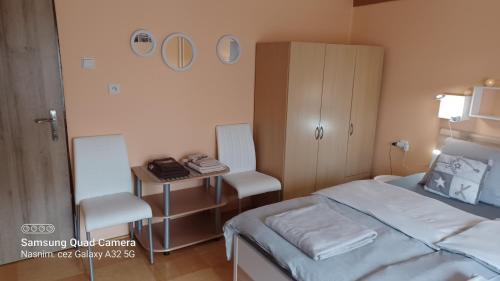 Nova Lesna Apartment | Apartmán 81