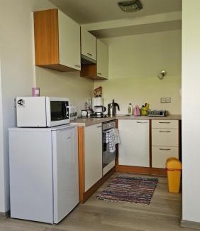 Destne Apartment | Apartmán Karovi