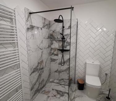 Velky Slavkov Apartment | Apartmán Pri Lese